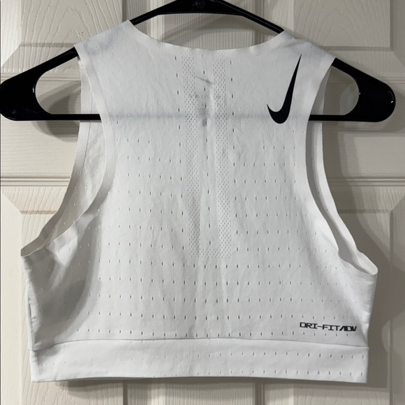 Nike AeroSwift Cropped Running Sport Top Size Medium - Picture 5 of 9
